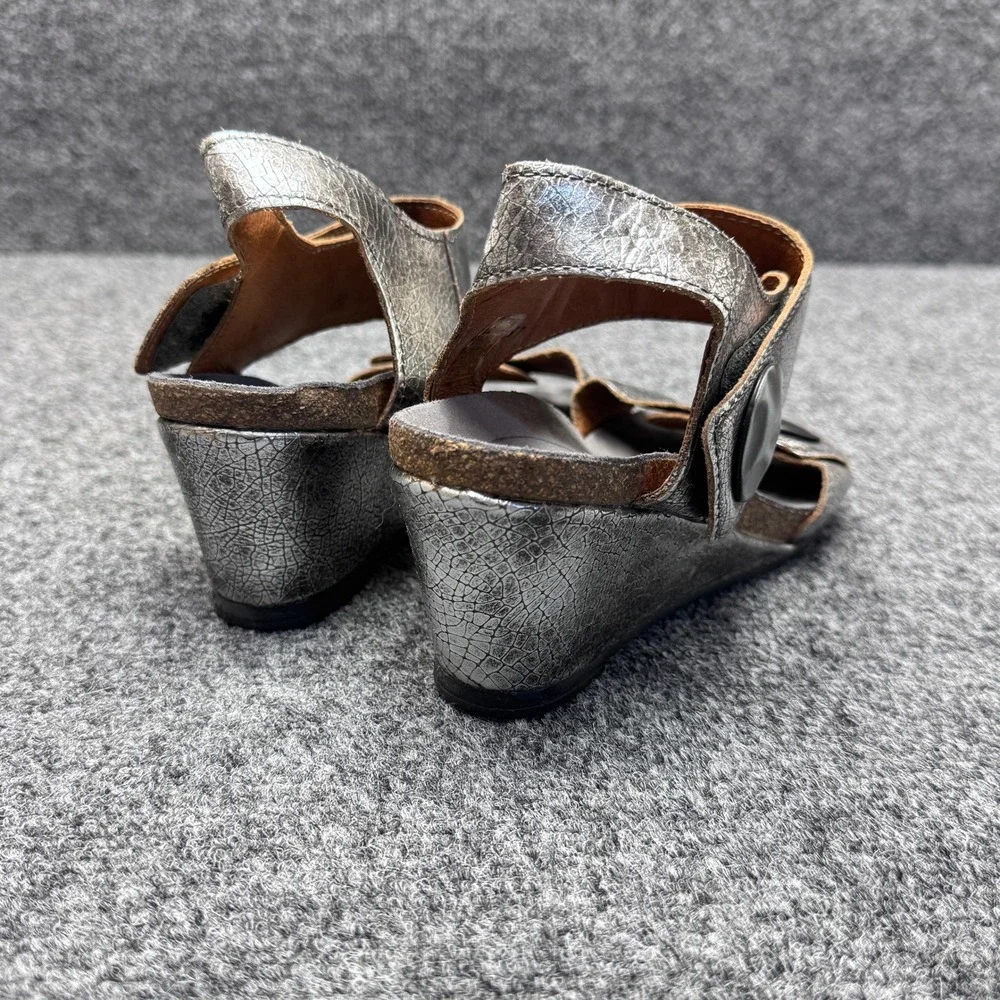 Taos Wedge Sandals Womens 37 Silver Metallic Leather Button Boho Lagenlook